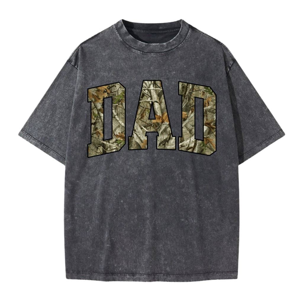 Mom & Dad Est 2026 Hunting Camo Matching Wash Tee – Pregnancy Reveal Gift for Future Parents