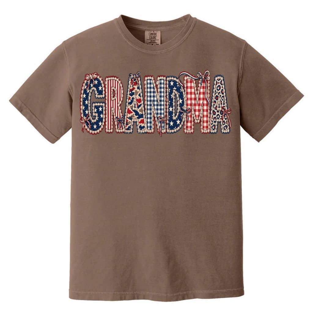 Comfort Colors Coquette Patchwork Grandma Graphic Tee – 4th of July Patriotic Gift for Grandma, Vintage USA Flag Bow Western Style, Preppy Nana To Gift