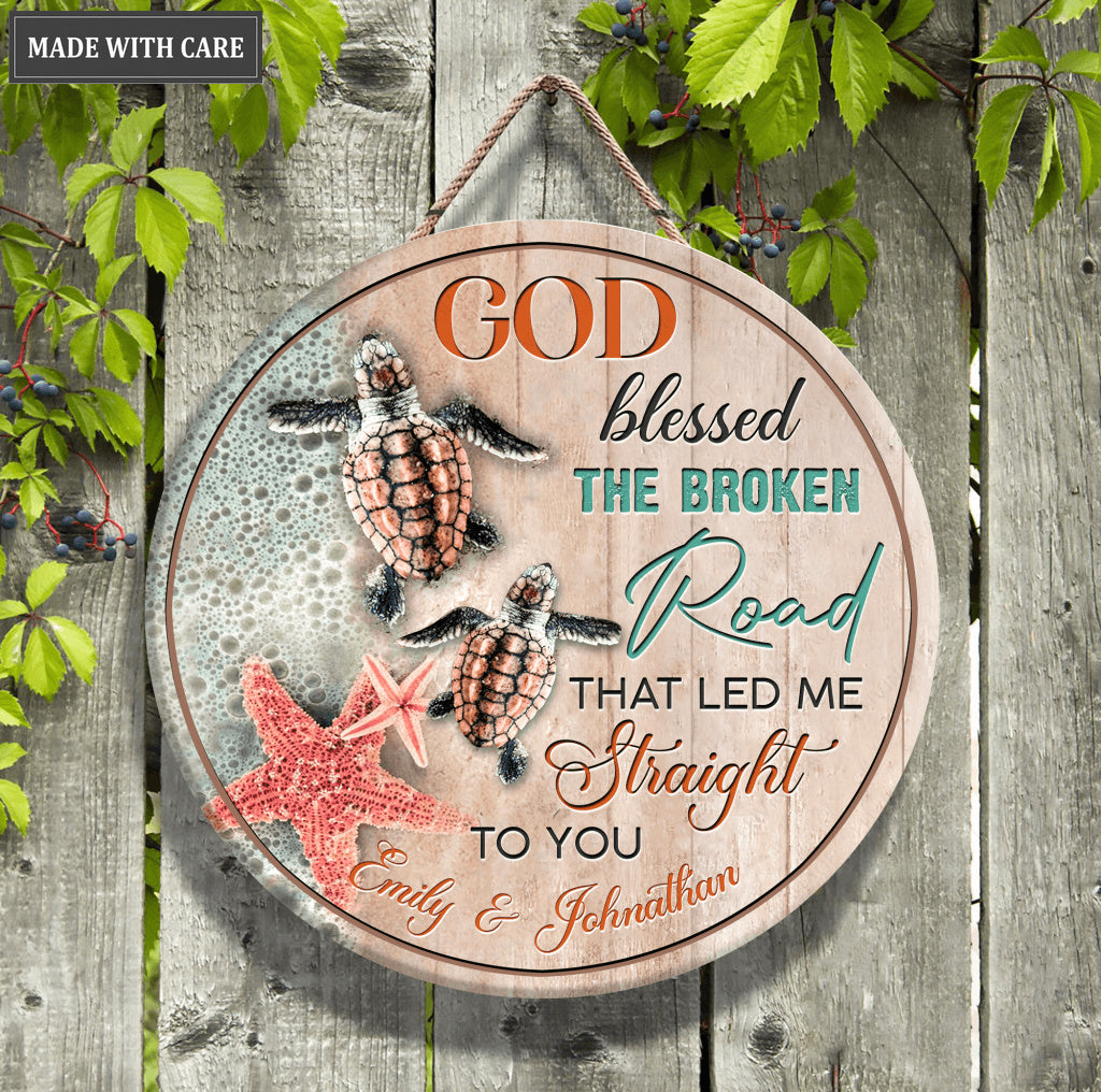 Personalized Turtle Couple Wood Circle Sign