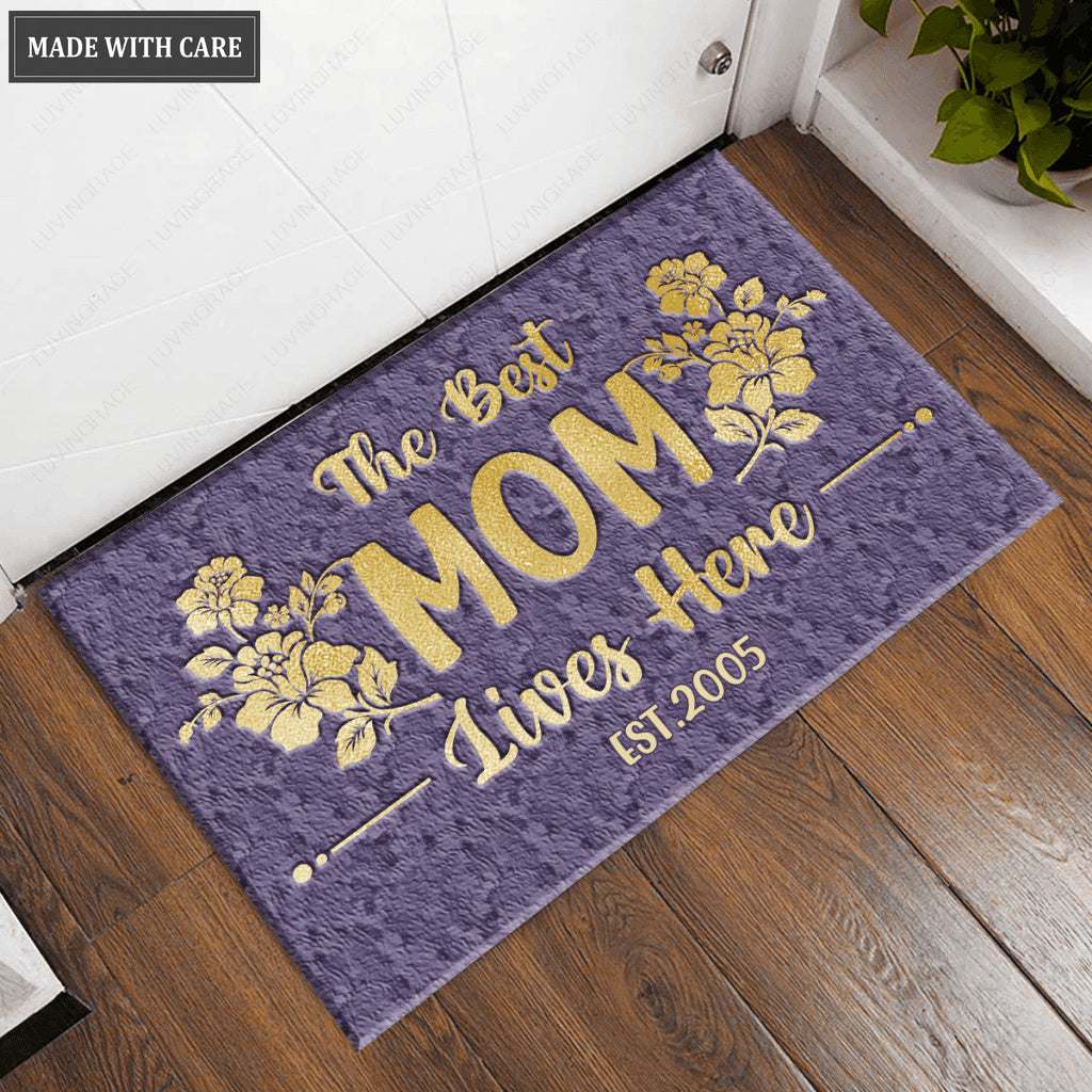The Best Mom Lives Here Personalized Doormat