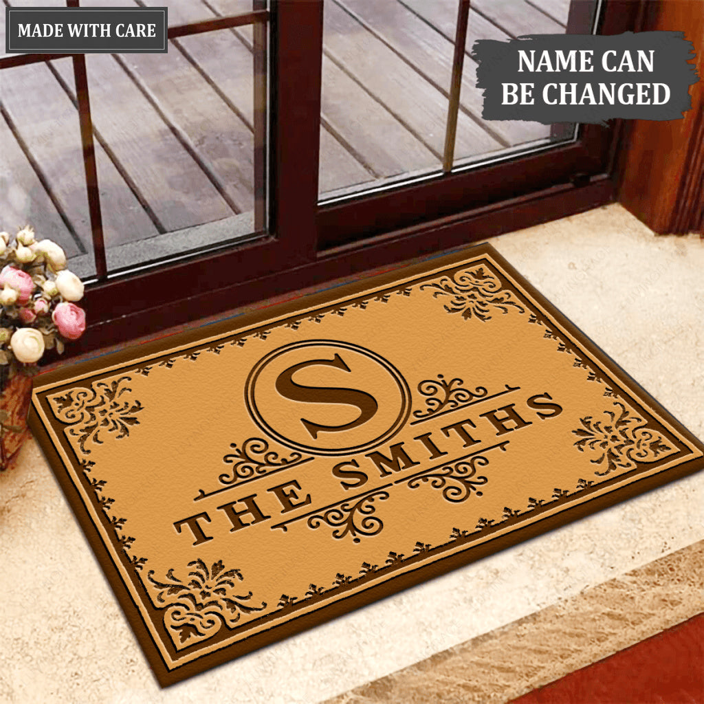 Luvingrace M01 Vintage Monogram Collection Family Name Personalized Doormat