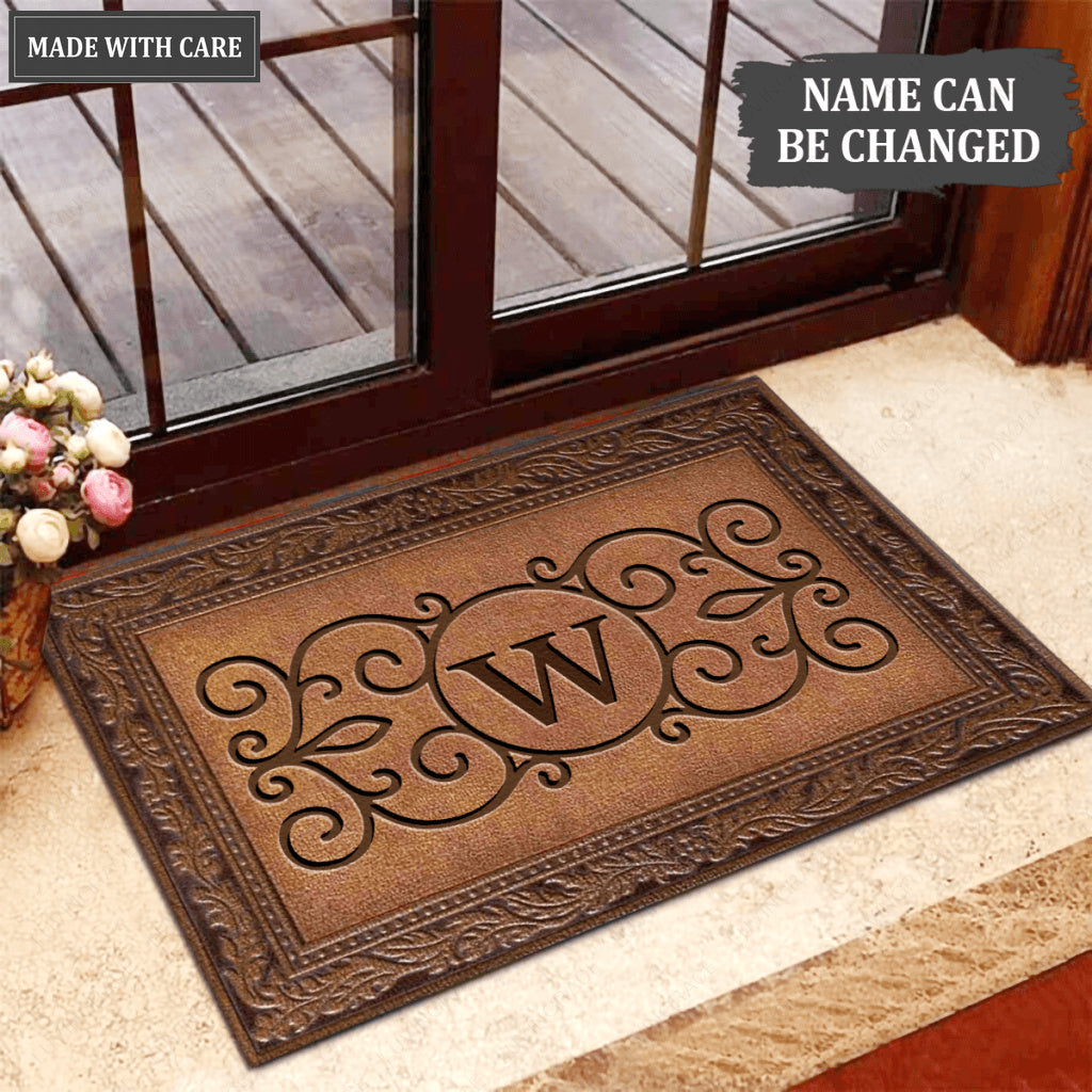 Luvingrace M08 Vintage Monogram The First Letter of Family Name Personalized Doormat