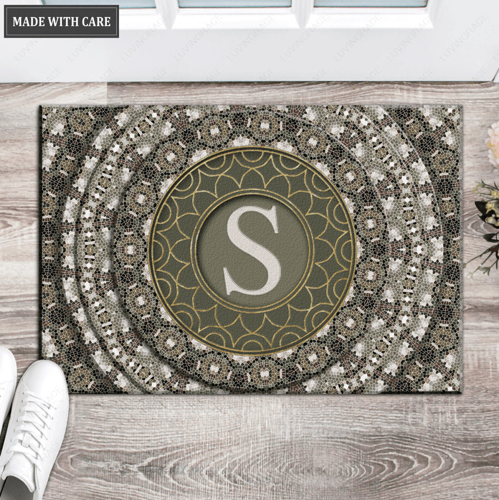 Luvingrace L38 Monogram The First Letter of Family Name Personalized Doormat