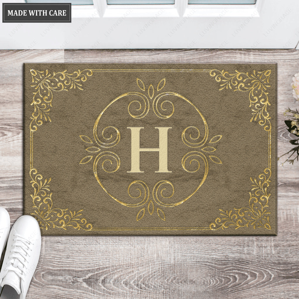 Luvingrace L53 Royal Monogram The First Letter of Family Name Personalized Doormat