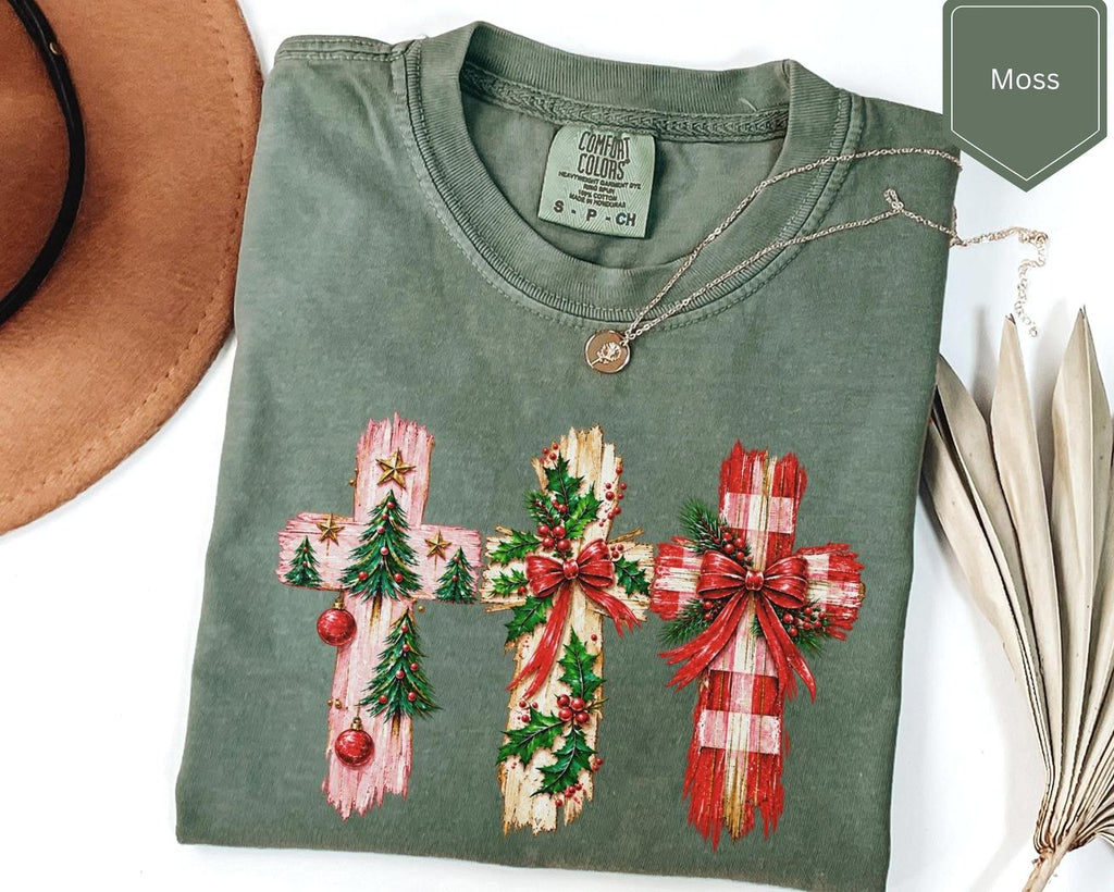 Christmas Crosses T-shirt | Vintage Holiday Graphic Tee with Floral Plaid Wreath Design, Cozy Casual Christmas Gift for Christians