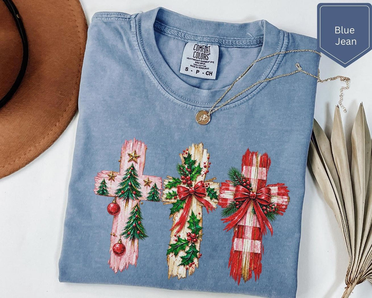 Christmas Crosses T-shirt | Vintage Holiday Graphic Tee with Floral Plaid Wreath Design, Cozy Casual Christmas Gift for Christians