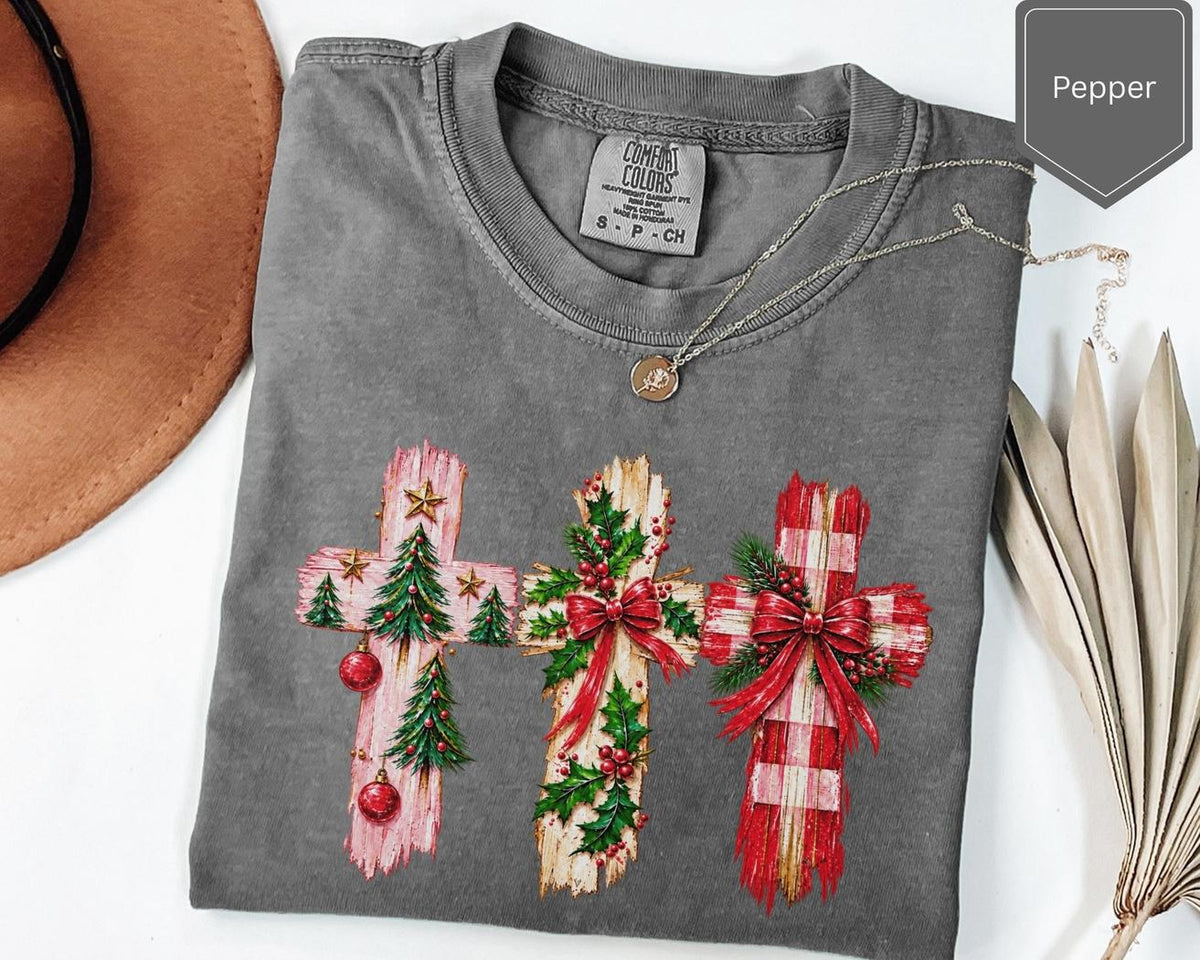 Christmas Crosses T-shirt | Vintage Holiday Graphic Tee with Floral Plaid Wreath Design, Cozy Casual Christmas Gift for Christians