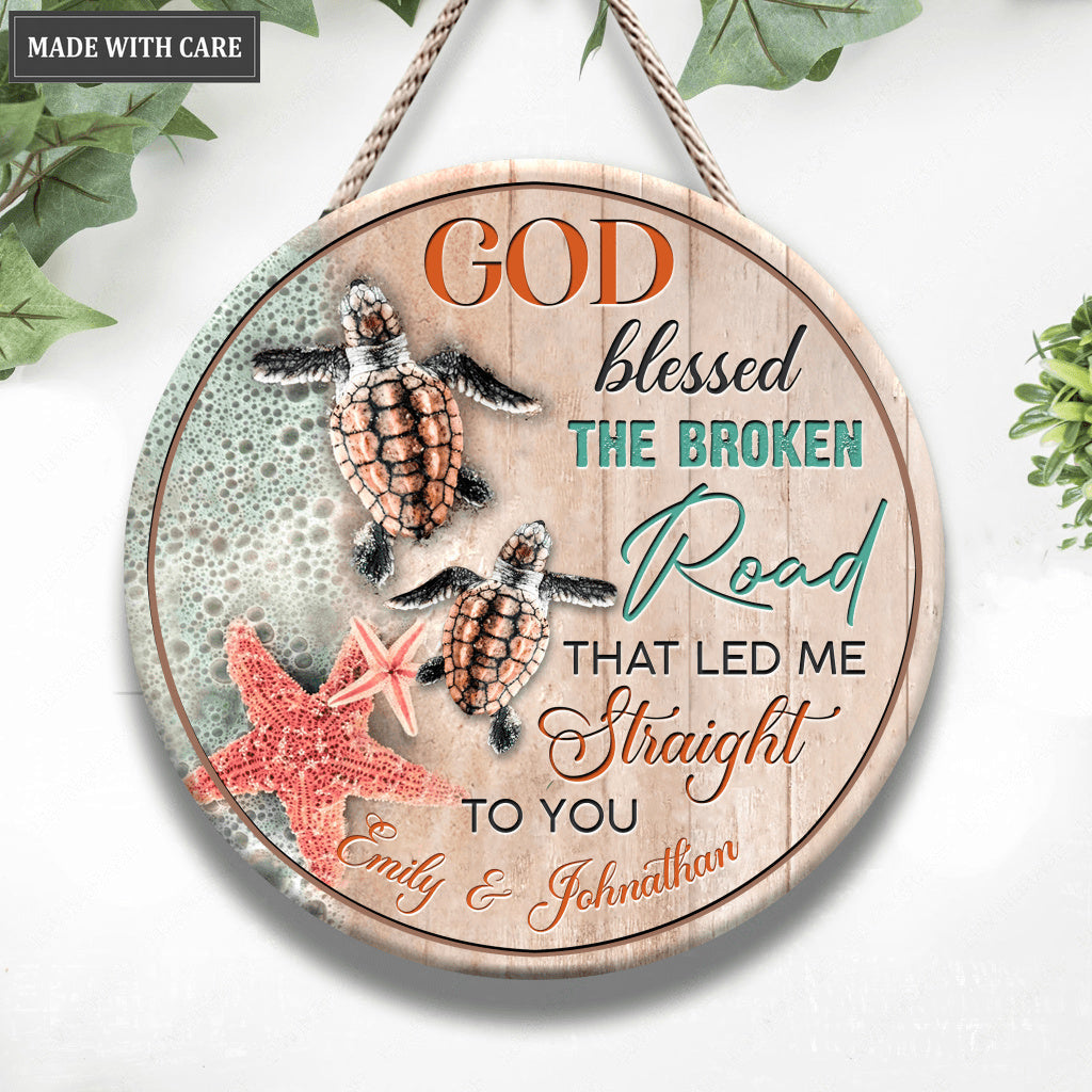 Personalized Turtle Couple Wood Circle Sign