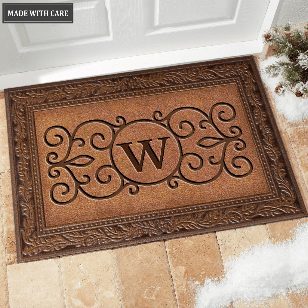 Luvingrace M08 Vintage Monogram The First Letter of Family Name Personalized Doormat