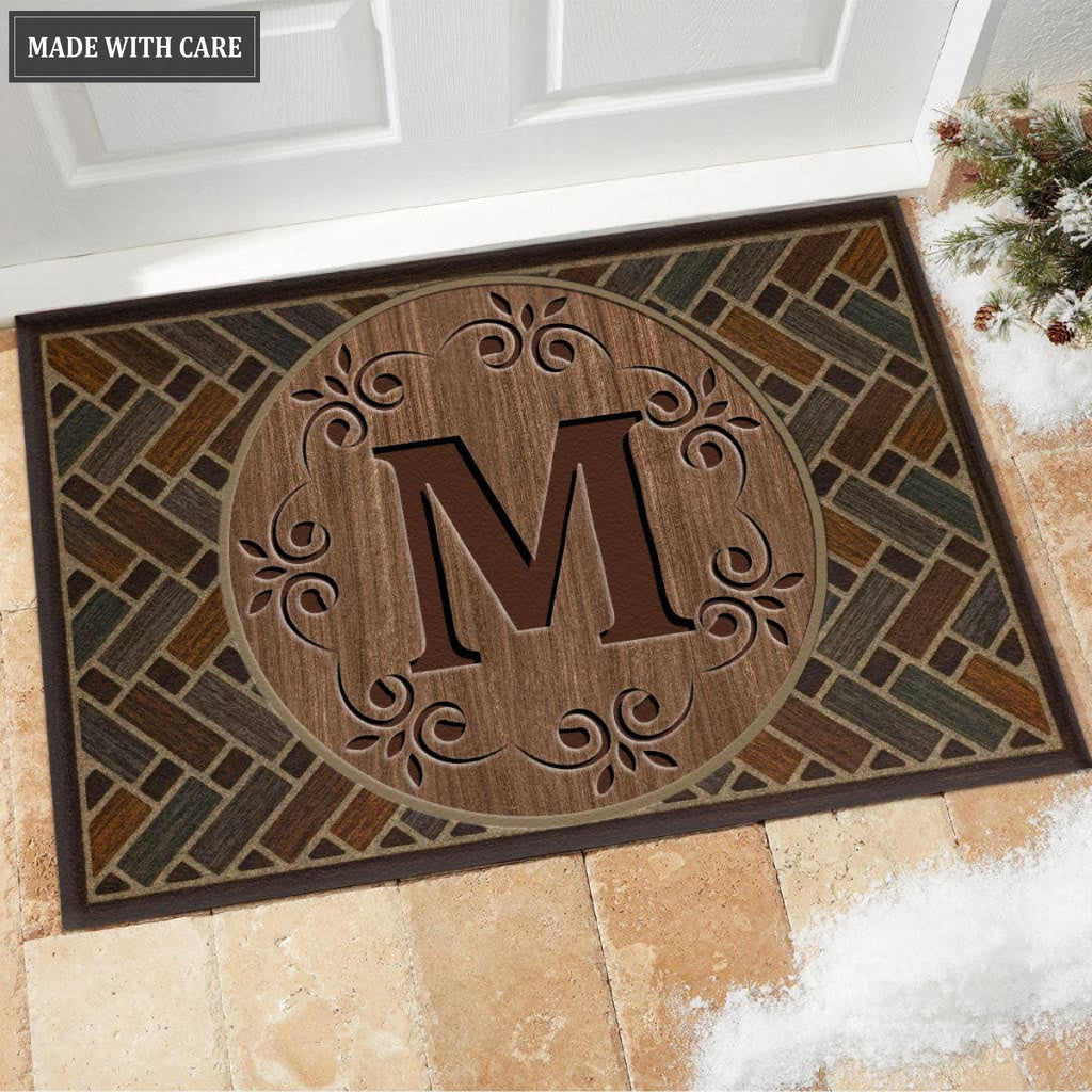 Luvingrace M35 Elegant Monogram The First Letter of Family Name Personalized Doormat